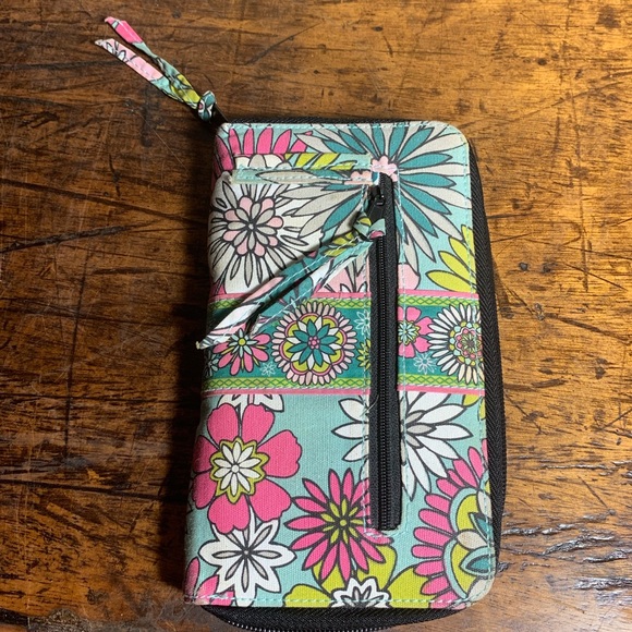 Maccib Wristlet Floral Print - Picture 2 of 6